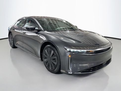 Used 2024 Lucid Air Pure RWD image 3
