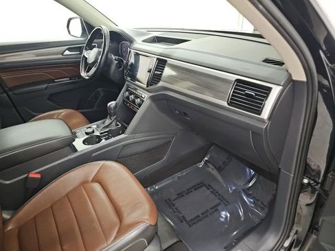 Used 2021 Volkswagen Atlas SEL Premium image 40