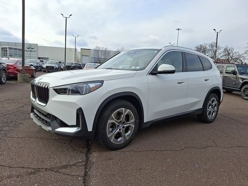 Used 2023 BMW X1 xDrive28i image 3