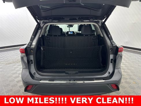 Used 2021 Toyota Highlander XLE image 20