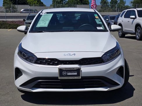 Used 2024 Kia Forte LX FWD image 2