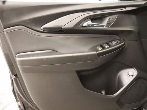 Used 2023 Chevrolet TrailBlazer RS w/ Sun and Liftgate Package image 17