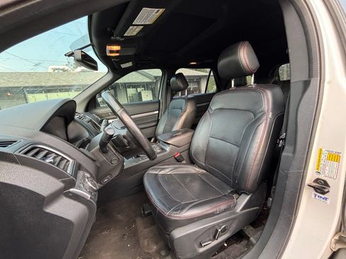 Used 2016 Ford Explorer Sport w/ Equipment Group 401A AWD/4WD image 9