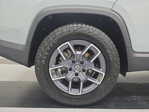 Used 2023 Rivian R1T Adventure AWD/4WD image 12