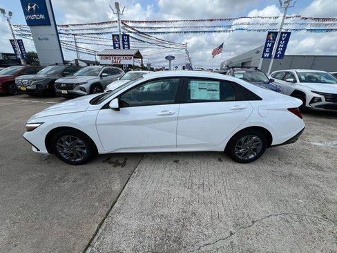 New 2025 Hyundai Elantra Hybrid FWD image 48