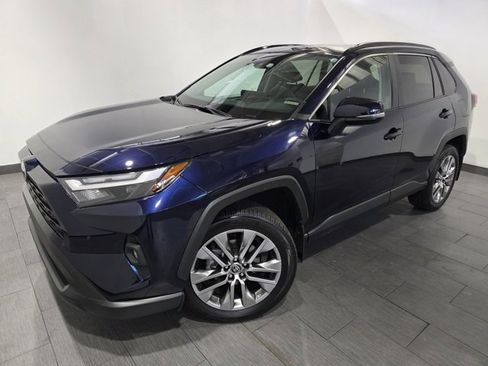Used 2023 Toyota RAV4 XLE Premium image 1