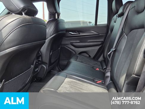 Used 2024 Jeep Grand Cherokee Altitude AWD/4WD image 7