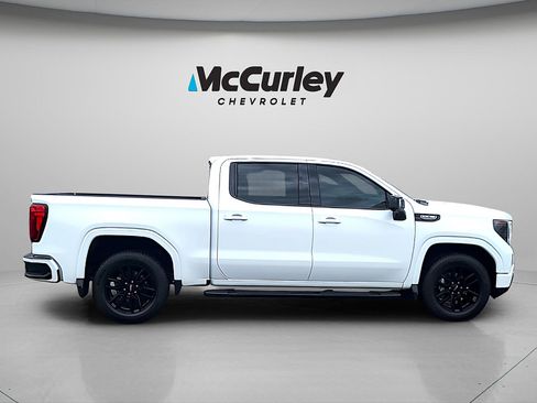 Used 2024 GMC Sierra 1500 Elevation w/ Elevation Premium Package AWD/4WD image 8