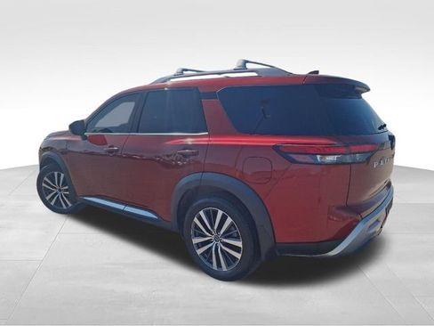 Used 2022 Nissan Pathfinder Platinum w/ Cargo Package AWD/4WD image 5