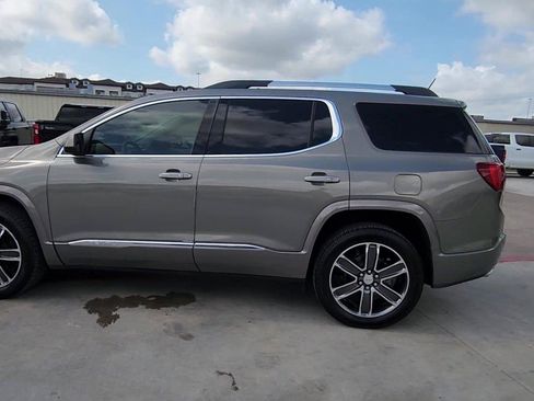 Used 2019 GMC Acadia Denali w/ Technology Package FWD image 6