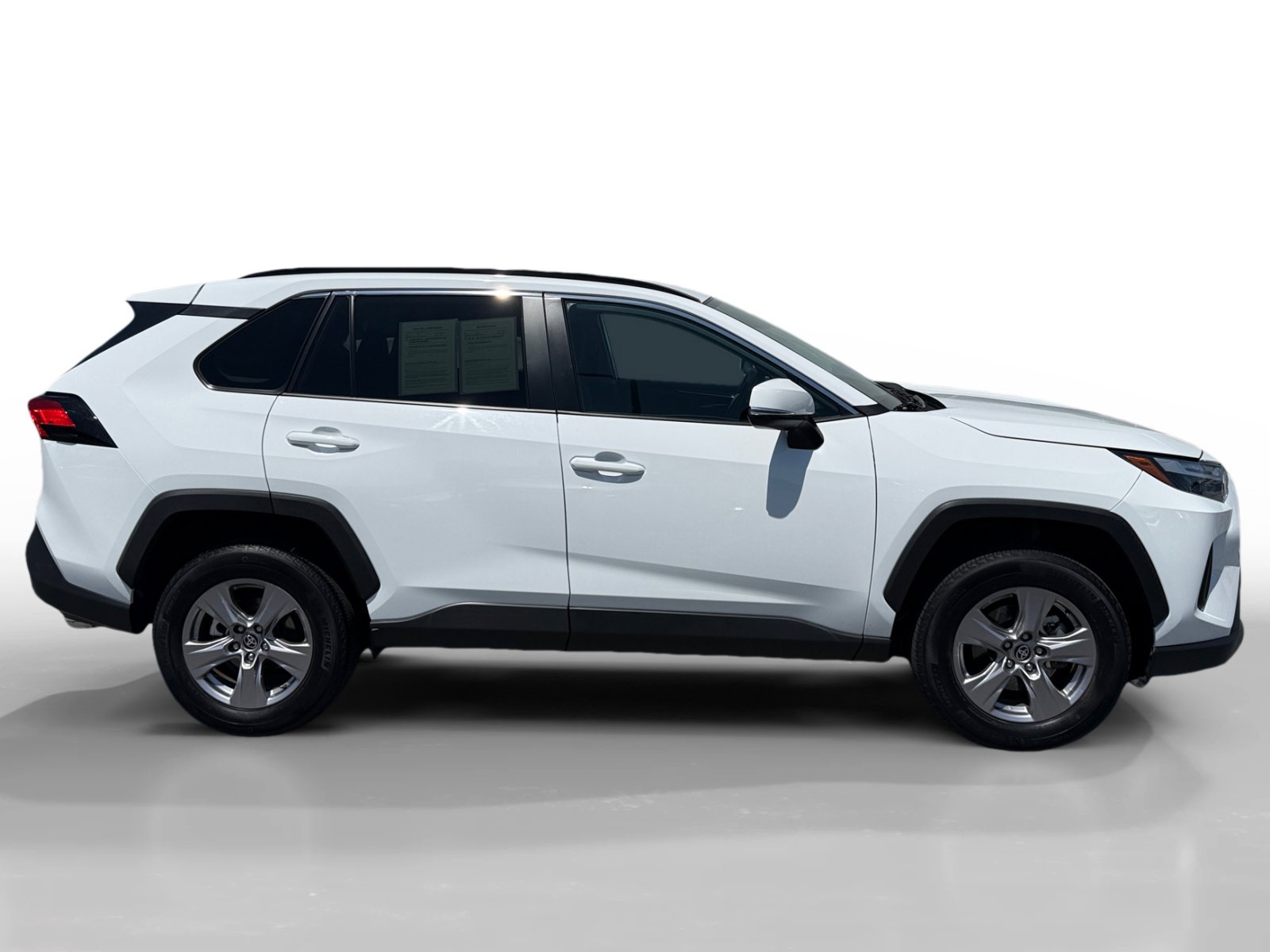 Used 2025 Toyota RAV4 XLE FWD image 6