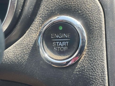 Used 2020 Ford Fusion SE FWD image 21