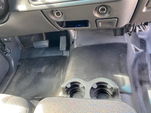 Used 2004 Chevrolet Silverado 1500 W/T image 28