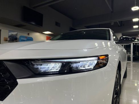 Used 2025 Honda Accord SE image 33