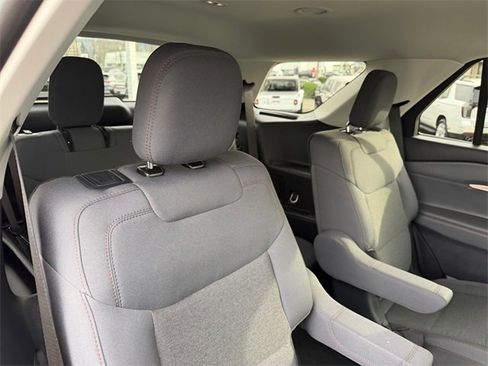 Used 2025 Ford Explorer Active image 39