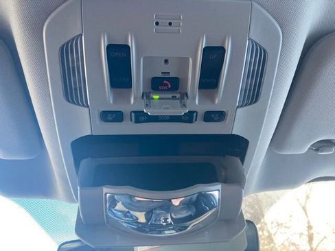 Used 2022 Toyota Highlander Limited image 47