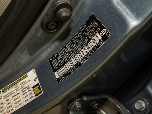 Used 2023 Toyota Corolla LE image 19