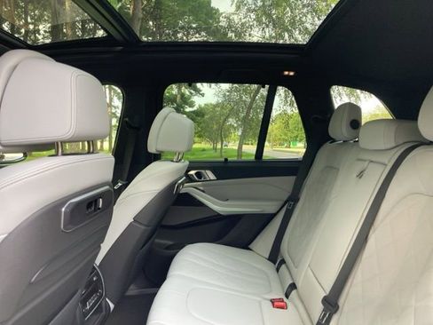 Used 2025 BMW X5 M60i image 24