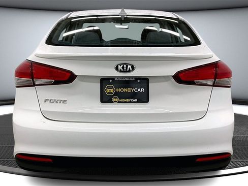 Used 2018 Kia Forte LX image 5