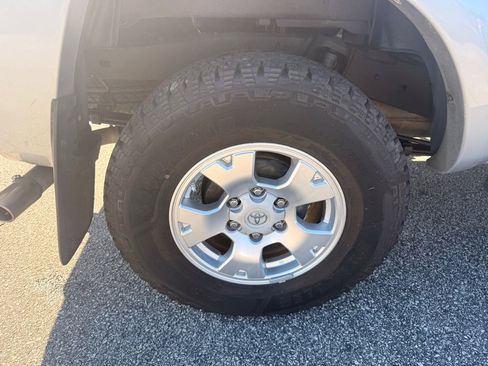 Used 2007 Toyota Tacoma PreRunner image 15