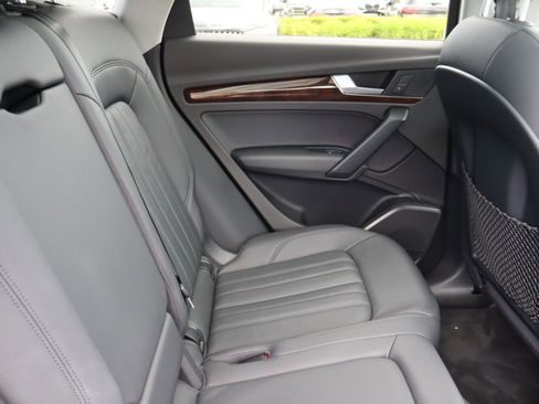Used 2018 Audi Q5 2.0T Premium AWD/4WD image 14