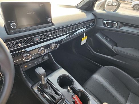 Used 2025 Honda Civic Sport image 25