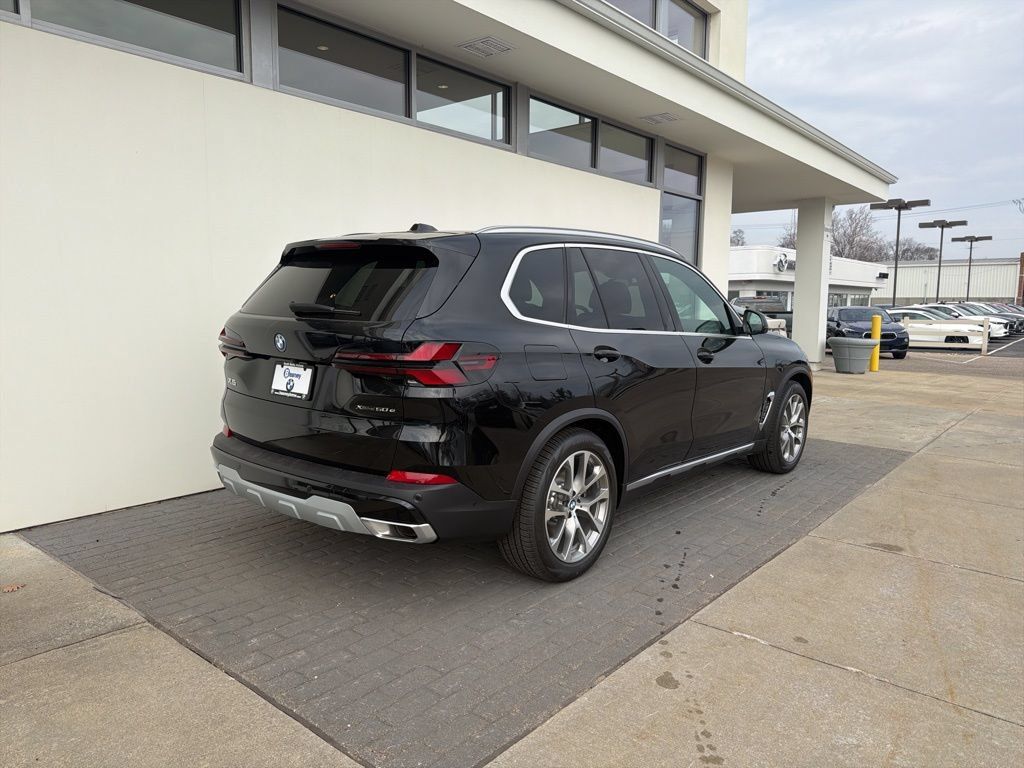 New 2026 BMW X5 xDrive50e w/ Climate Comfort Package AWD/4WD image 5