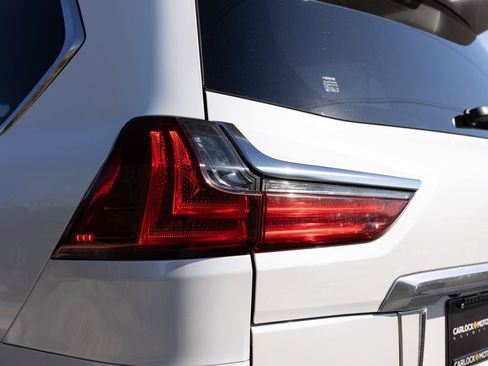 Used 2020 Lexus LX 570 4WD w/ Luxury Package image 56