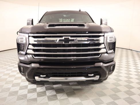 Used 2024 Chevrolet Silverado 2500 High Country w/ Technology Package image 9