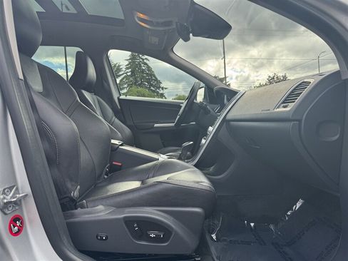 Used 2017 Volvo XC60 T6 Dynamic w/ Advanced Package AWD/4WD image 25