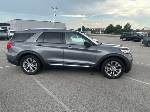 Used 2022 Ford Explorer Limited w/ Equipment Group 301A RWD image 5