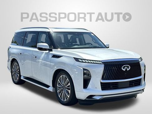 Used 2025 INFINITI QX80 Sensory AWD/4WD image 6