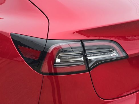 Used 2022 Tesla Model 3 image 34