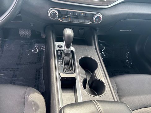 Used 2025 Nissan Altima 2.5 SV FWD image 41