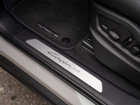 Certified 2026 Porsche Cayenne AWD/4WD image 12