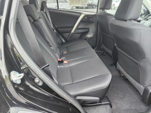 Used 2015 Toyota RAV4 LE FWD image 17