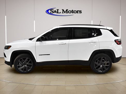 New 2026 Jeep Compass Latitude w/ Sun and Sound Group AWD/4WD image 3