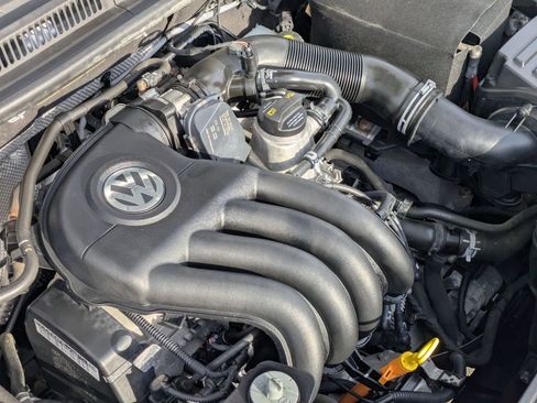 Used 2015 Volkswagen Jetta S image 31