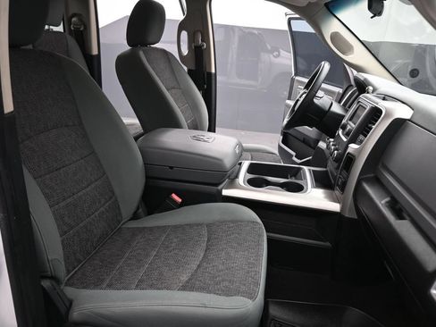 Used 2017 RAM 1500 Classic SLT RWD image 24