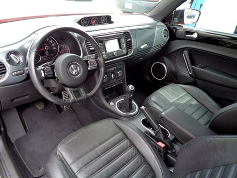 Used 2012 Volkswagen Beetle 2.0T image 24
