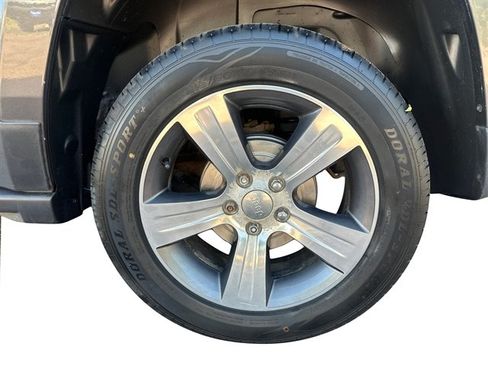 Used 2017 Jeep Patriot High Altitude FWD image 17