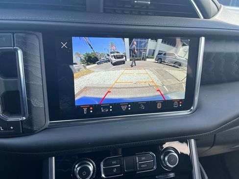 Used 2024 GMC Yukon Denali w/ Advanced Technology Package RWD image 18