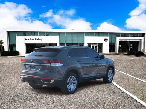 Used 2022 Volkswagen Atlas Cross Sport SE image 8