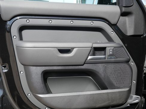 New 2026 Land Rover Defender 110 S AWD/4WD image 4
