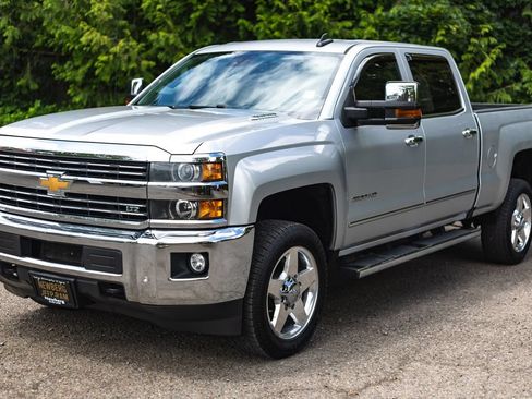 Used 2015 Chevrolet Silverado 2500 LTZ w/ Duramax Plus Package AWD/4WD image 6