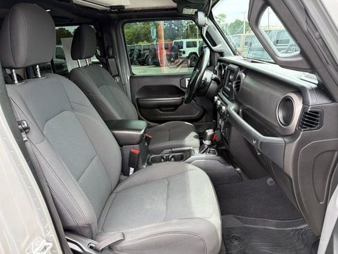 Used 2021 Jeep Gladiator Sport AWD/4WD image 25