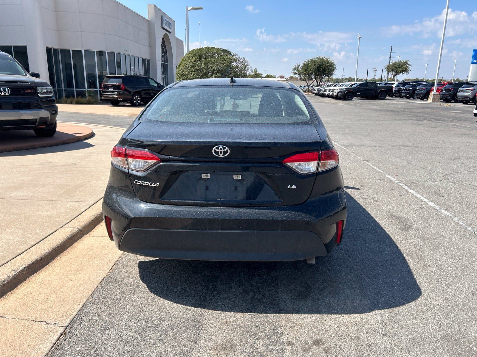 Used 2025 Toyota Corolla LE FWD image 6
