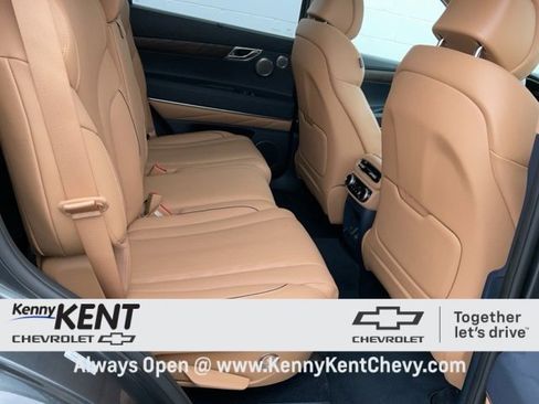 Used 2023 Genesis GV80 2.5T w/ Prestige 20" Package image 14