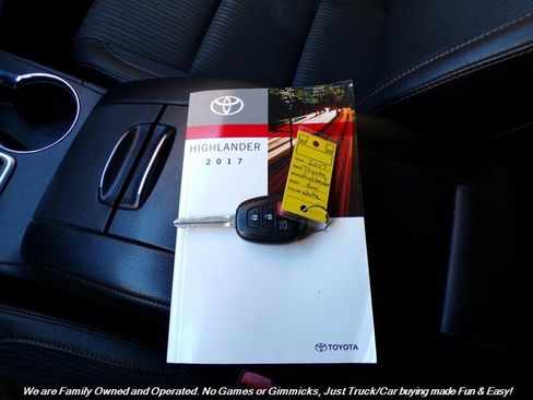 Used 2017 Toyota Highlander Plus w/ Carpet Mat Package image 47