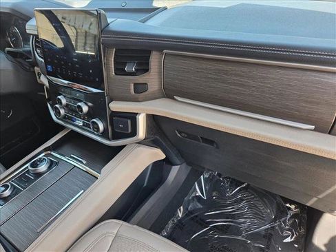 Used 2024 Ford Expedition Max Limited image 21